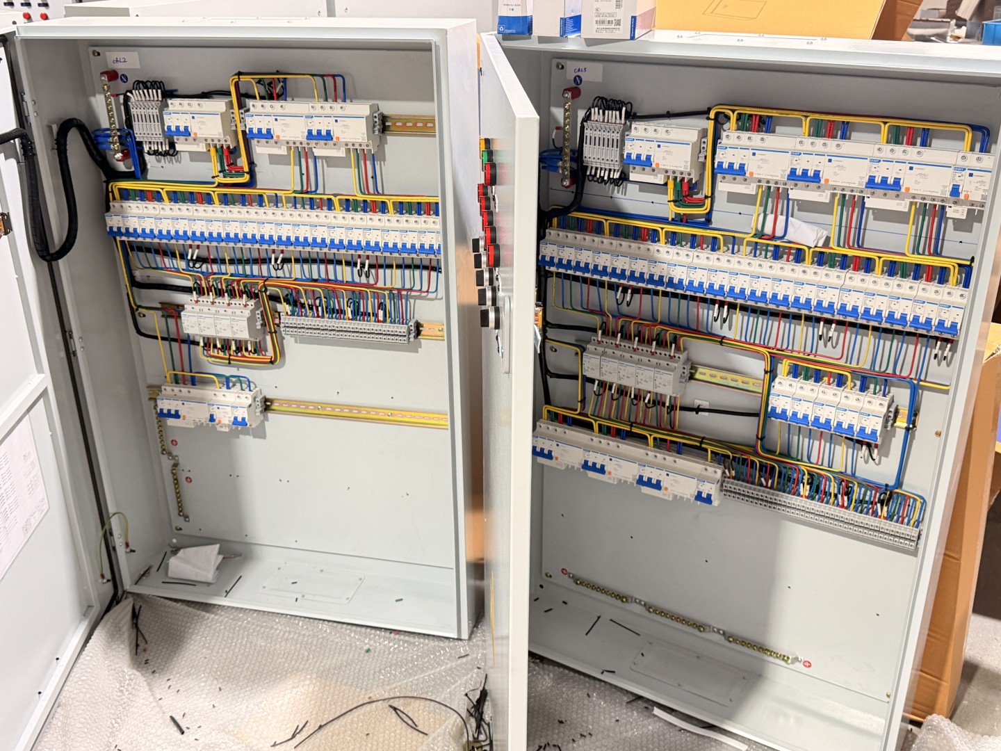 Low-Voltage-Power-Distribution-Board
