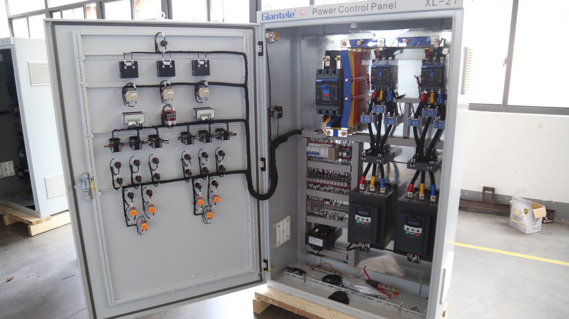 Low-Voltage-Power-Distribution-Board