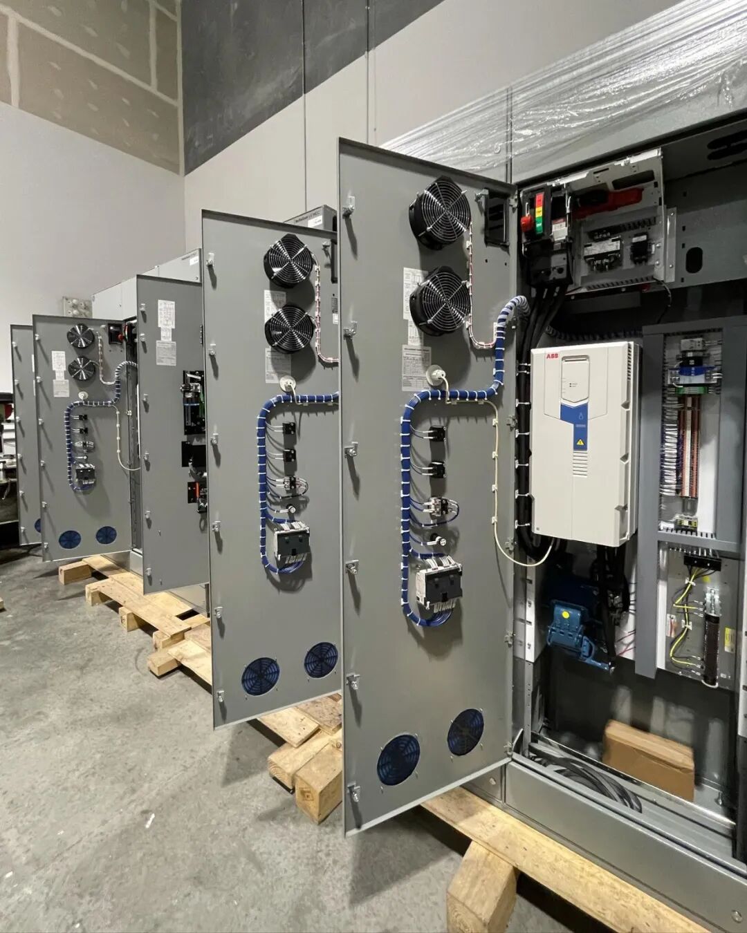 Compare VFD Panel Prices From Different Vendors