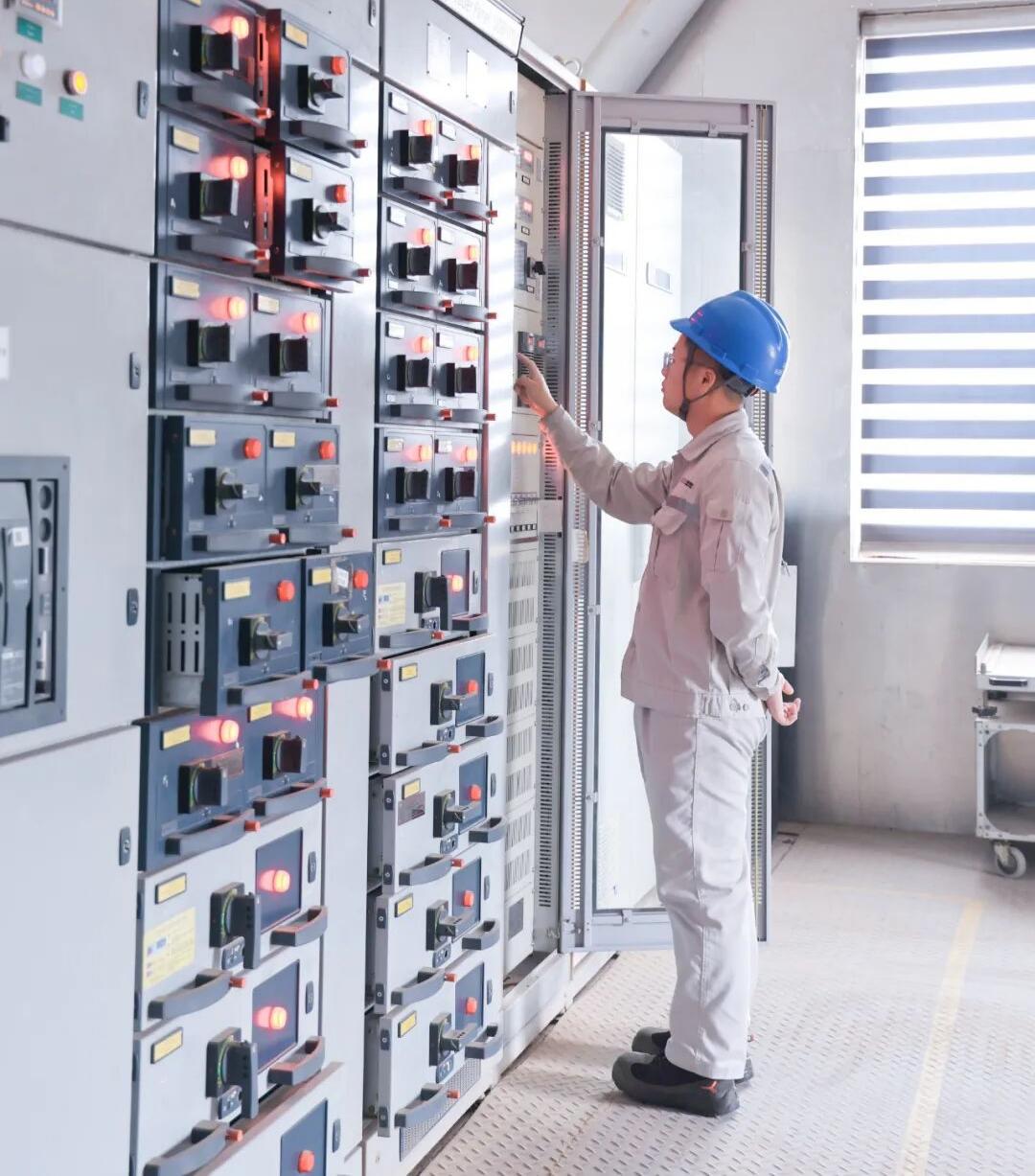 factory testing of low voltage switchgear panel verifying protection and interlocking before delivery