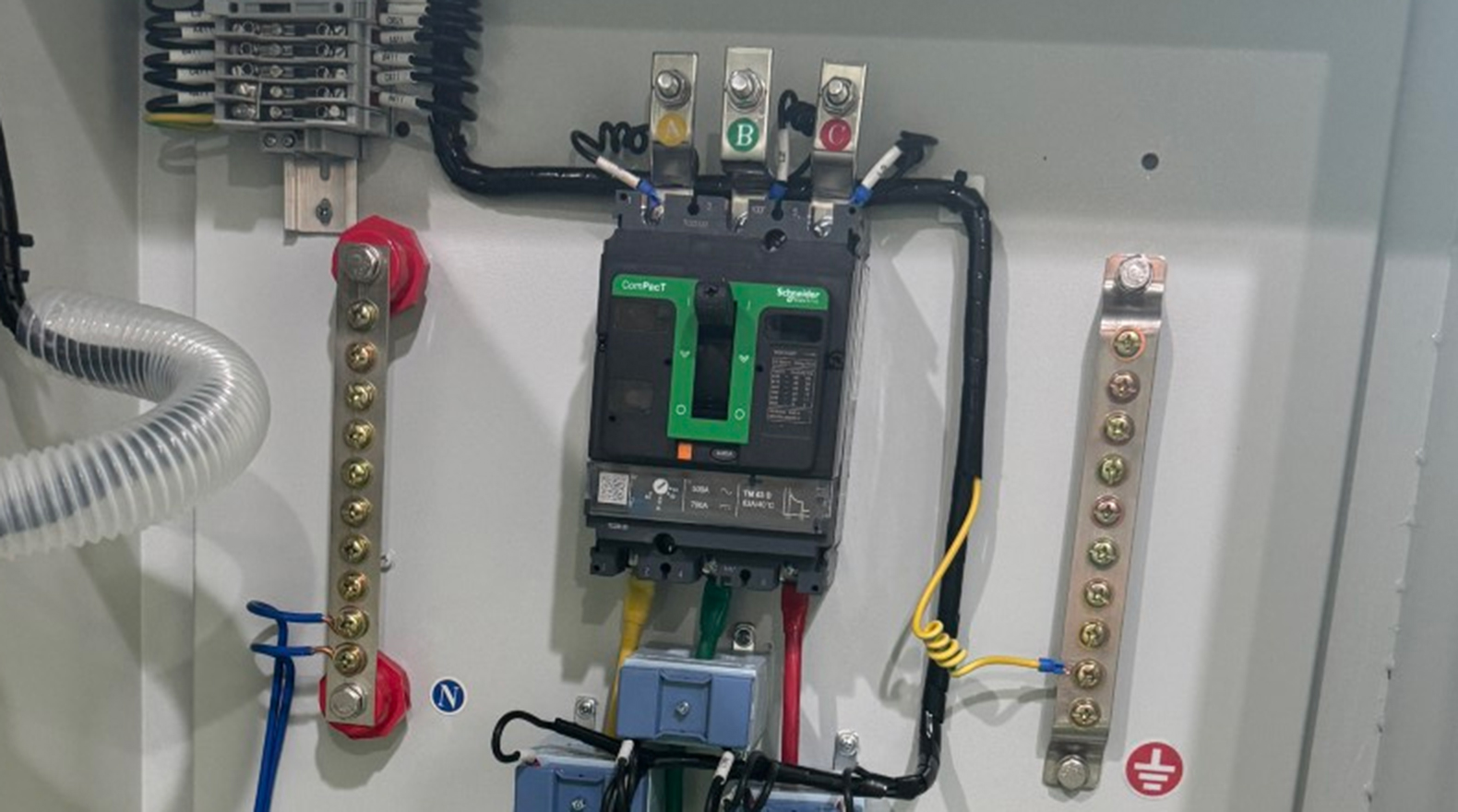 MCCB Main Incoming Switch
