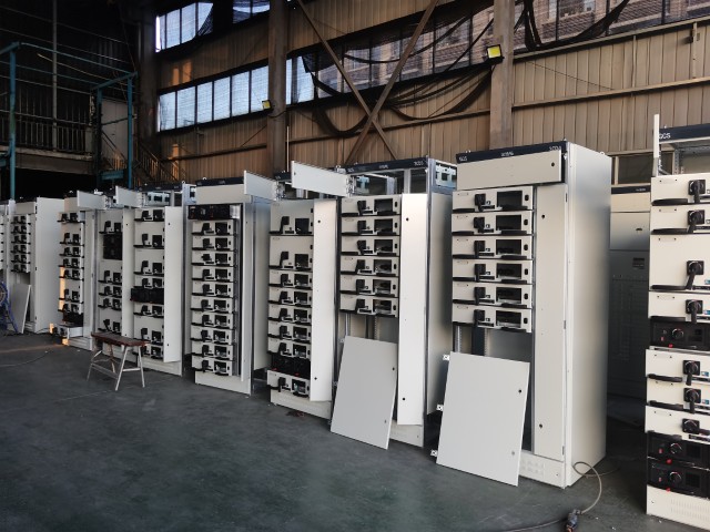 withdrawable unit of low voltage switchgears showing breaker carriage and racking mechanism